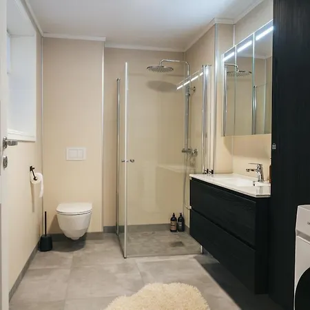 Newly Renovated With A Unique Location 아파트 트롬쇠